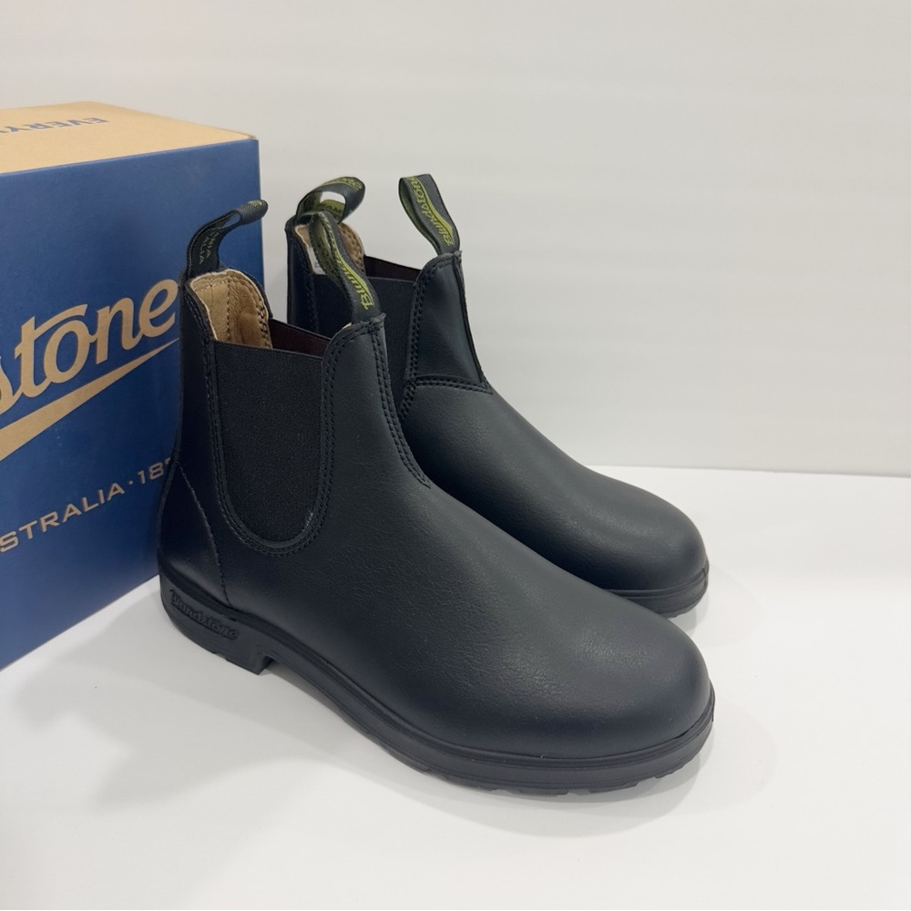 Blundstone 2115 Vegan Women’s Chelsea Ankle Boots